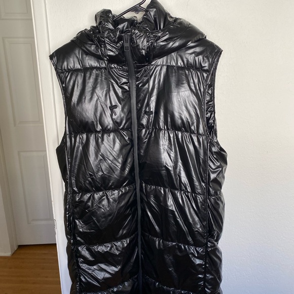Shiny Black Puffer Vest - Picture 1 of 9